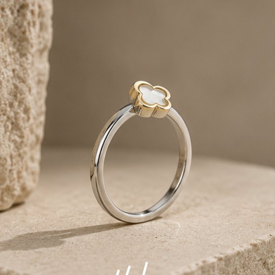 Silver Mother of Pearl Flower Ring